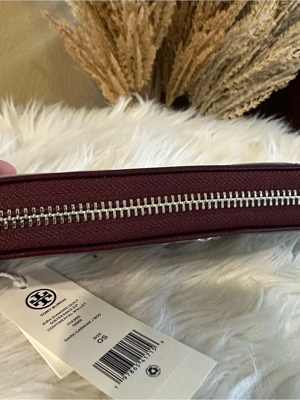 Tory Burch KIRA DIAMOND QUILT DISTRESSED ZIP CONTINENTAL WALLET